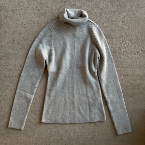Abercrombie and Fitch grey ribbed turtleneck long sleeve sweater NWOT